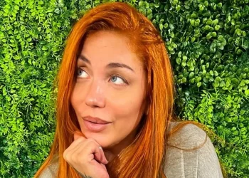 El particular detalle de la confusa aparición de Lowrdez Fernández que pasó inadvertido: «Se ve el reflejo»
