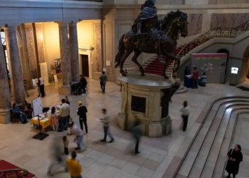 Alemania: las mujeres se sienten inseguras en espacios públicos, según una encuesta