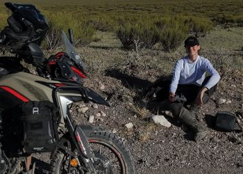 De las pasarelas a la aventura en moto: Vir Guidetti se animó a recorrer la ruta 101 de Pareditas a Las Salinas
