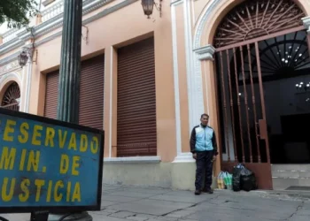 El presidente de Bolivia cierra el Ministerio de Justicia