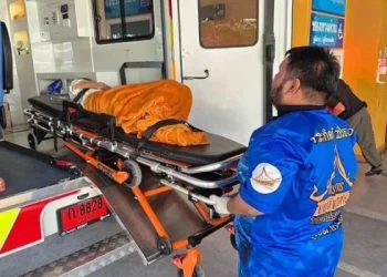Hallaron con vida a una mujer dentro de un ataúd momentos antes de ser cremada en un templo budista en Tailandia