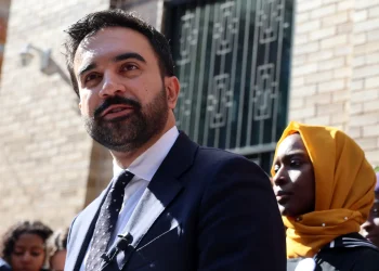 «Mudarse de Nueva York» y elegir «entre el comunismo o el sentido común»: las repercusiones tras la victoria de Mamdani