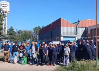 Una histórica multinacional cerró su planta en San Luis y despidió a trabajadores por WhatsApp