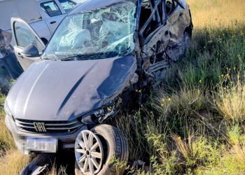 Impresionante choque y vuelco en ruta 143 deja tres lesionados