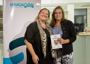 La presentación de “Agua y Poblaciones” destaca la urgencia de planificar el uso del recurso hídrico frente al crecimiento urbano