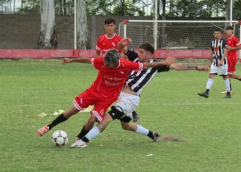 Independiente Calle Larga venció a Monte Comán y es el único escolta