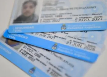 Ciudad de Buenos Aires: Le quitarán la licencia de conducir a quienes cometan delitos en autos o motos
