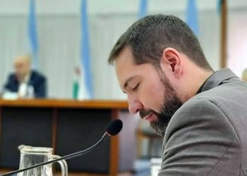 Detienen a un concejal libertario manejando ebrio en pleno centro mendocino y Hebe Casado pidió su renuncia