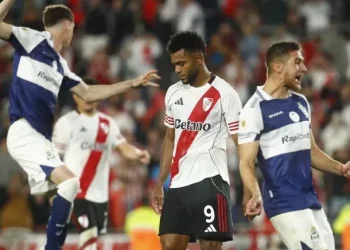 El fuerte posteo de Miguel Borja tras su penal errado en la derrota de River ante Gimnasia