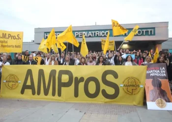 Ampros dice que SUTE negoció por sus afiliados y se desató una guerra entre estatales