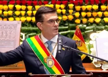 Rodrigo Paz Pereira cuestionó a Evo Morales en su asunción presidencial: «¿Dónde está el litio?»