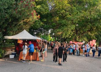 Las ferias sanrafaelinas se visten de Navidad: regalos artesanales y una cruzada solidaria de juguetes
