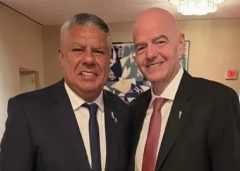 En medio del escándalo con Milei y Verón, Tapia se mostró con el presidente de la FIFA