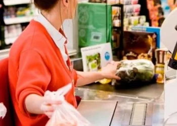 Empleados de comercio recibirán $100.000 extra no remunerativos hasta marzo