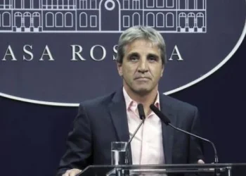 Caputo aprobó el presupuesto de EANA con superávit de $544 millones en medio del conflicto con ATEPSA