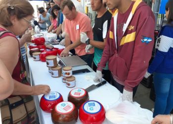La Escuela Güemes de La Llave llega con sus productos a la Feria Franca