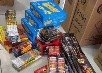 A horas de Navidad, la pirotecnia se sigue ofreciendo en San Rafael por redes pese a la prohibición
