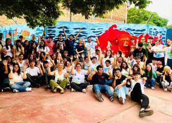 Alumnos de la Escuela Lagiglia presentaron el mural “Corrientes de Color”