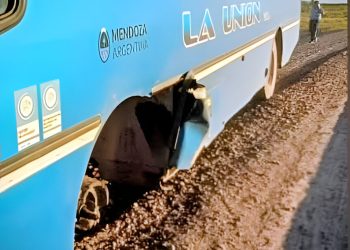 Un colectivo de Punta del Agua a General Alvear perdió una rueda en plena ruta