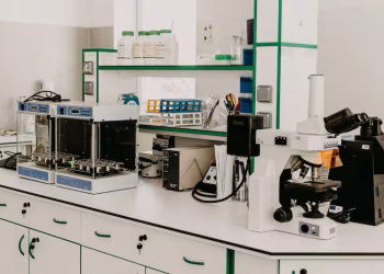 Cuál es el antiviral que alivia la supergripe H3N2: todo lo que hay que saber para evitar enfermarte en Navidad y Año Nuevo, según los médicos