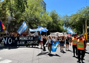 Alfredo Cornejo lanzó una dura advertencia por la protesta antiminera