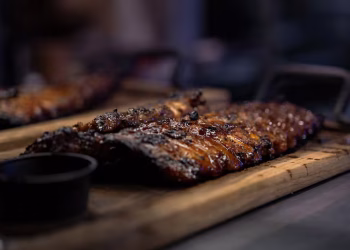 El asado perfecto: El exótico ingrediente para reversionar el costillar y conquistar a los comensales