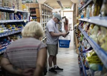 Caída en la demanda de pesos dispara la inflación: el ajuste de precios relativos continúa