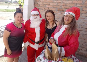 La caminata de Papá Noel recorrerá el Barrio Constitución con propuestas solidarias y actividades familiares de Madres Cocinando