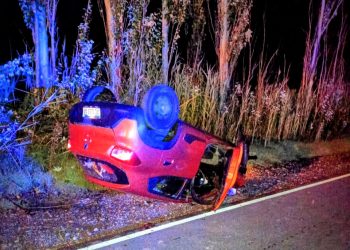 Siniestro vial en Cañada Seca: una conductora borracha volcó y resultó lesionada