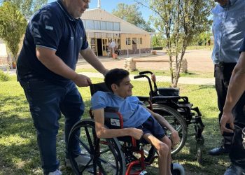 Ayuda al prójimo: el Rotary Club San Rafael Este entregó sillas de ruedas al Hogar San Martín de Tours