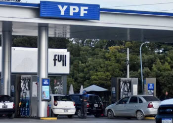 Venta limitada de combustible por Año Nuevo: a qué hora dejan de atender en las estaciones de servicio