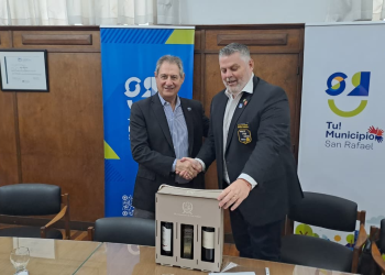 El intendente Omar Félix firmó convenios de trabajo con el gobernador distrital del Rotary