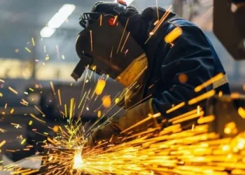 La industria metalúrgica volvió a caer en 2025