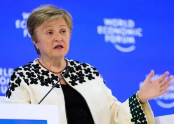 Davos: instan a impulsar el crecimiento y combatir la desigualdad