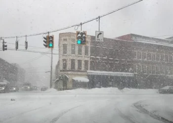 Estado de emergencia en Nueva York por un extremo temporal de nieve