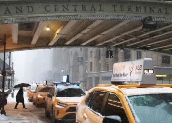 El temporal deja más de 700.000 hogares sin electricidad en EEUU.