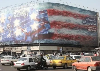 Trump afirma que otra «armada» navega hacia Irán