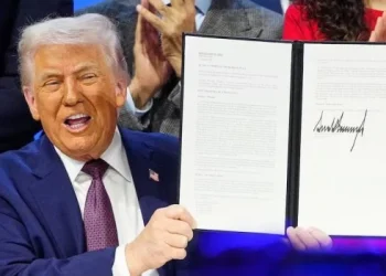 Estados Unidos impondrá aranceles a países que vendan petróleo a Cuba