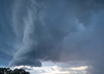 La llegada de un ciclón causará lluvias torrenciales y tormentas eléctricas en 12 provincias del país: las zonas afectadas