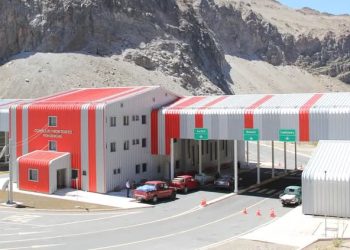 Paso Pehuenche: Encuentro binacional, horario extendido y gestiones para lograr el cruce de cargas