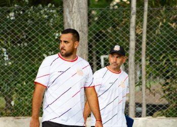 Matías Valdez continúa como DT de Atlético Pilares