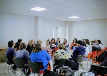 A sala llena comenzó el taller sobre manejo de crisis de ansiedad y ataques de pánico
