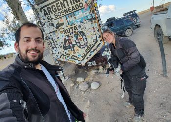 Recorren la Ruta 40 en moto y quedaron “fascinados” con El Sosneado