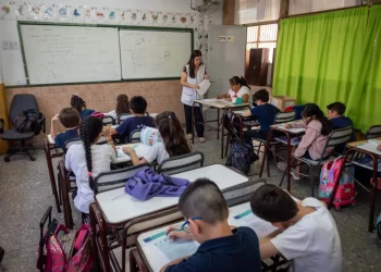 La DGE hizo una millonaria compra de libros de alfabetización para el ciclo lectivo 2026