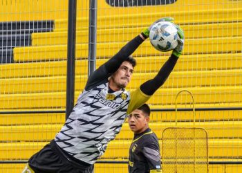 Mauricio Nievas, arquero de Deportivo Madryn, sufrió un paro cardiorrespiratorio