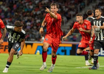 Gimnasia de Mendoza regresó a Primera con un triunfazo en Santiago del Estero