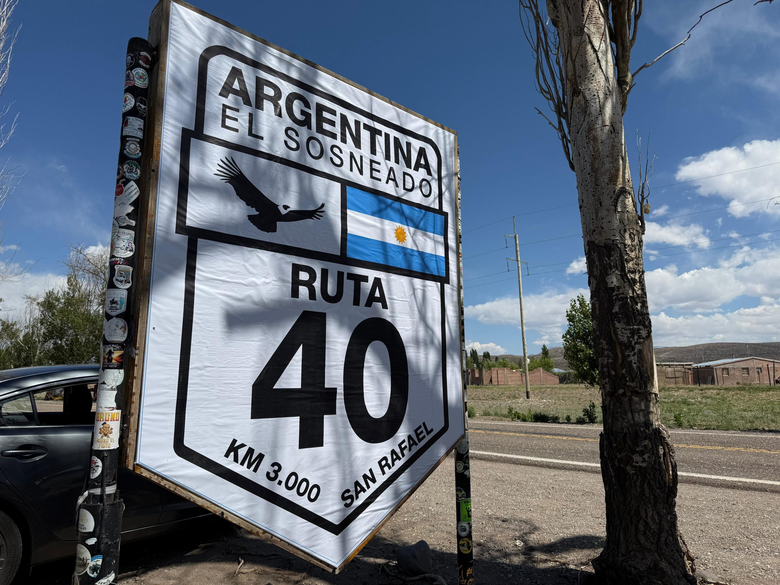 Renovaron el histórico cartel de la Ruta 40 en un parador de El ...