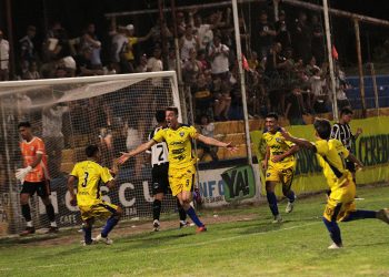 Huracán hizo un partido histórico, remontó la serie ante Pacífico para avanzar a semifinales