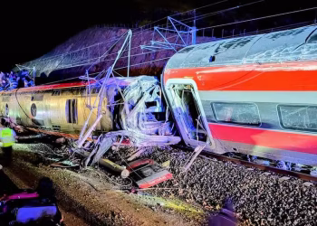 Tragedia en España: más de 20 muertos y varios heridos tras un choque de trenes