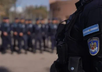 Un policía detenido tras intentar robar una bolsa de camotes de una verdulería en Maipú